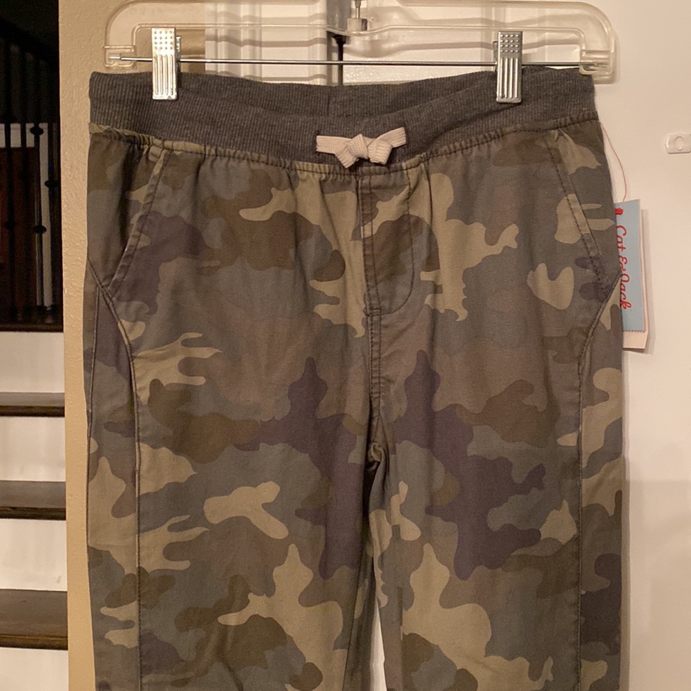 NWT Cart & Jack cotton camo jogger.  Size large 12/14. - Picture 3 of 11